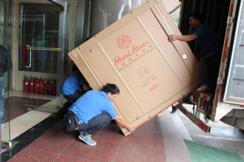 砚山钢琴贵重工艺品无忧运